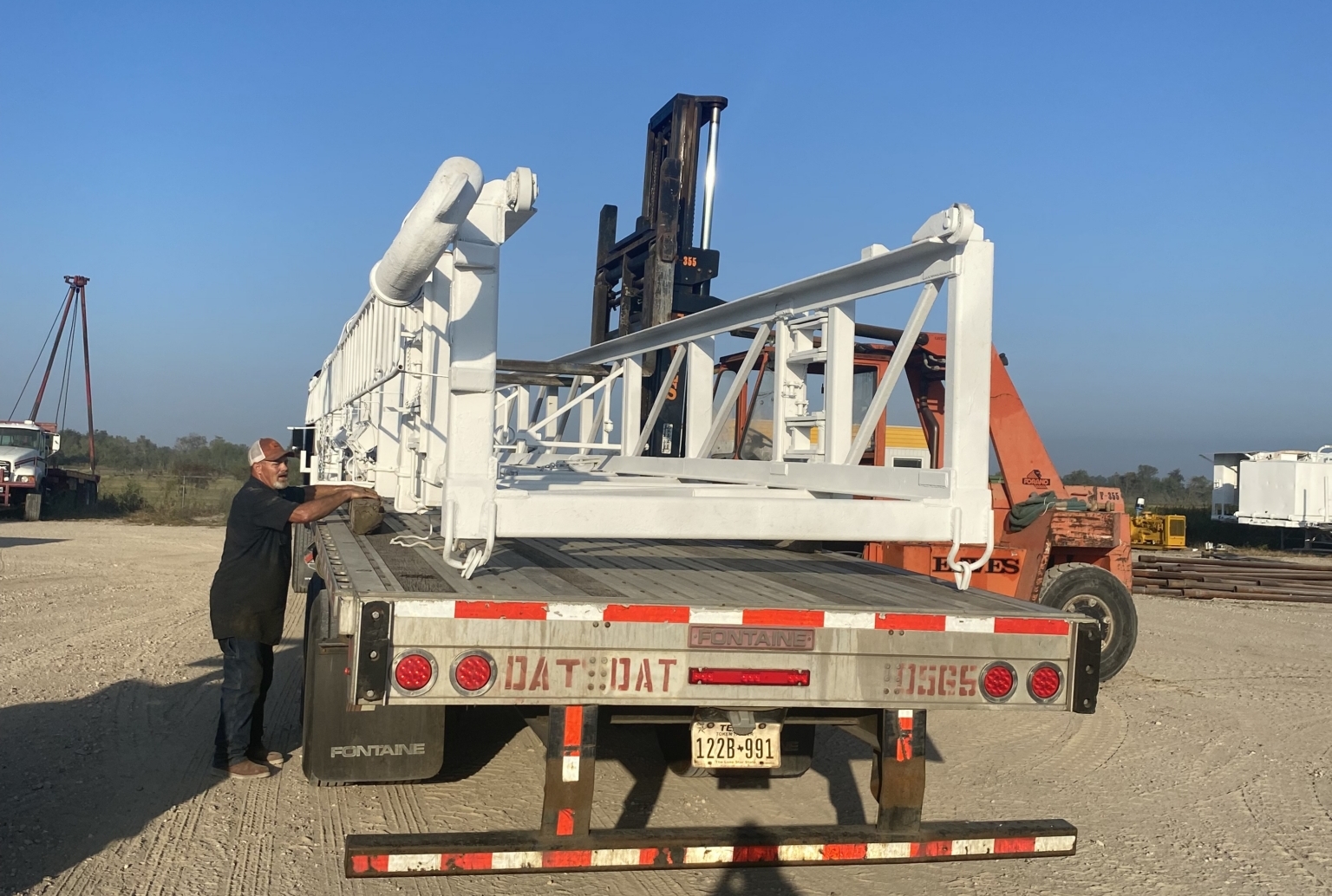 oil and gas drilling equipment breakbulk transport, oil and gas logistics, breakbulk shipping, breakbulk cargo, drilling equipment export, drilling rig transport, project cargo logistics, heavy lift cargo, oversized cargo shipping, oil and gas project cargo, Houston breakbulk shipping, Freeport Texas port logistics, drilling rig components shipping, oil and gas equipment export, international drilling logistics, heavy lift breakbulk cargo